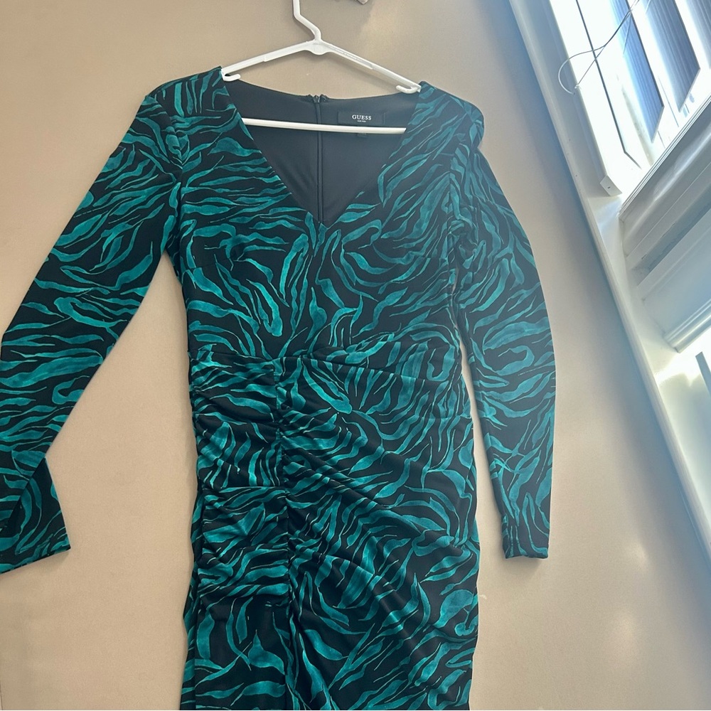 Guess v neck, ruched green and black midi dress